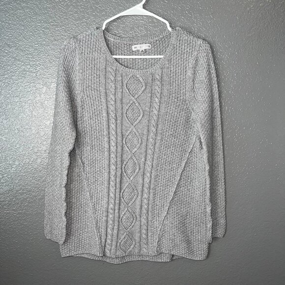 DE Collection Women’s Gray Cable Knit Sweater Pullover XS Long Sleeve Crewneck - Picture 3 of 4